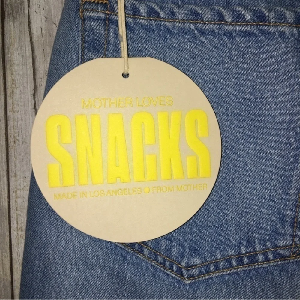 NWT MOTHER The Twizzy Knee Shorts Snacks High Rise Denim Shorts Size 26